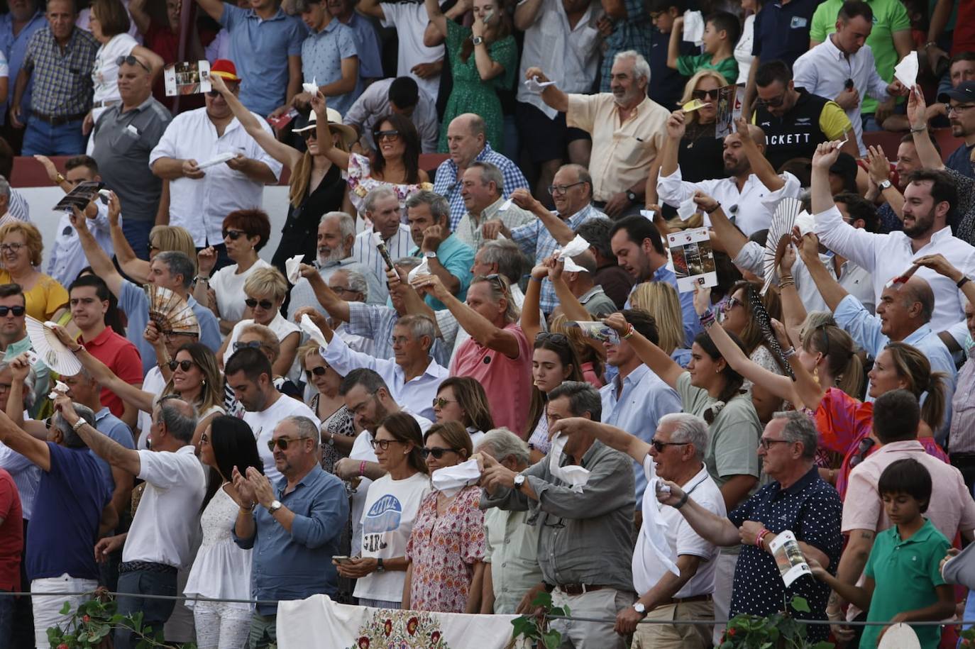 Las mejores imágenes del festejo de Talavante, Castella y Diosleguarde en Guijuelo