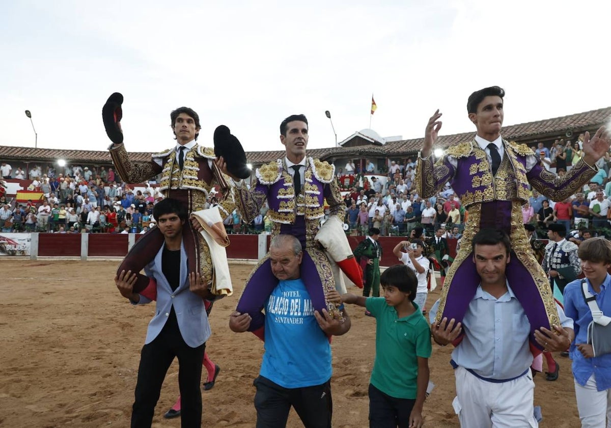 Las mejores imágenes del festejo de Talavante, Castella y Diosleguarde en Guijuelo