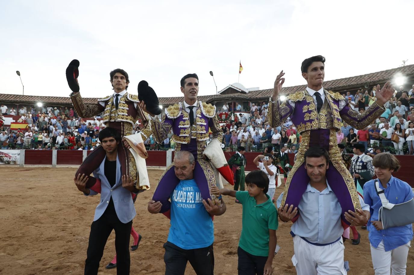 Las mejores imágenes del festejo de Talavante, Castella y Diosleguarde en Guijuelo