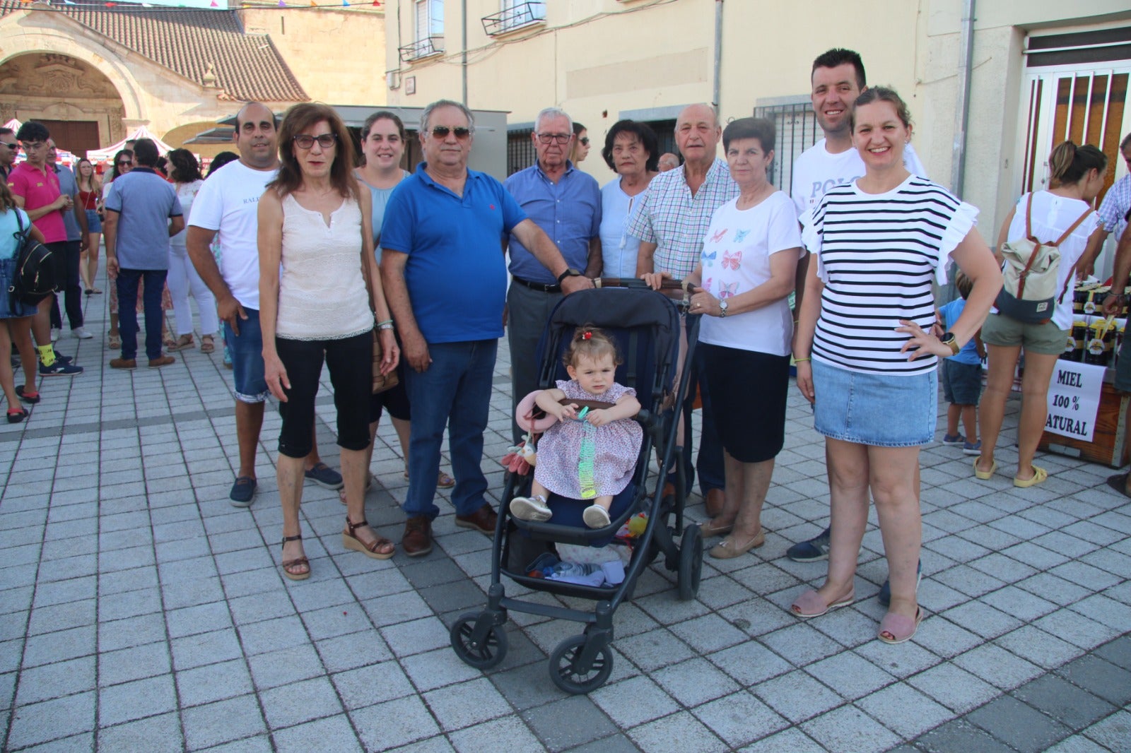 El mercado más artesano logra llenar Calzada de Valdunciel