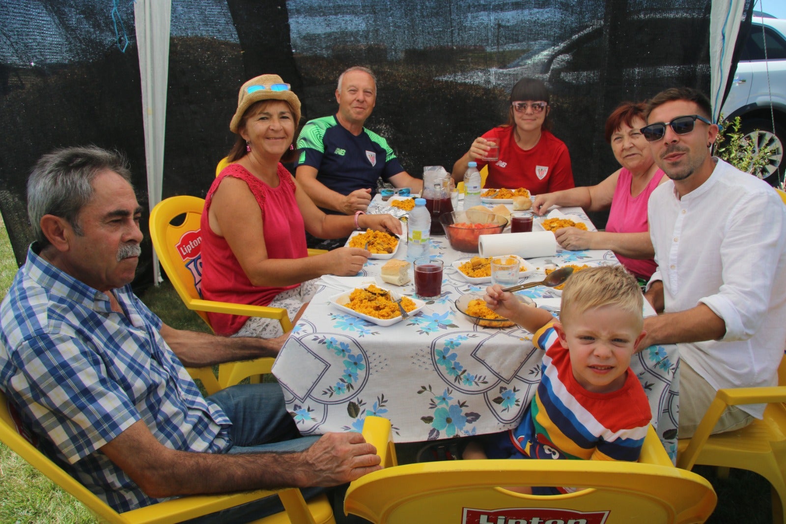 Comida de hermandad en Pajares de la Laguna