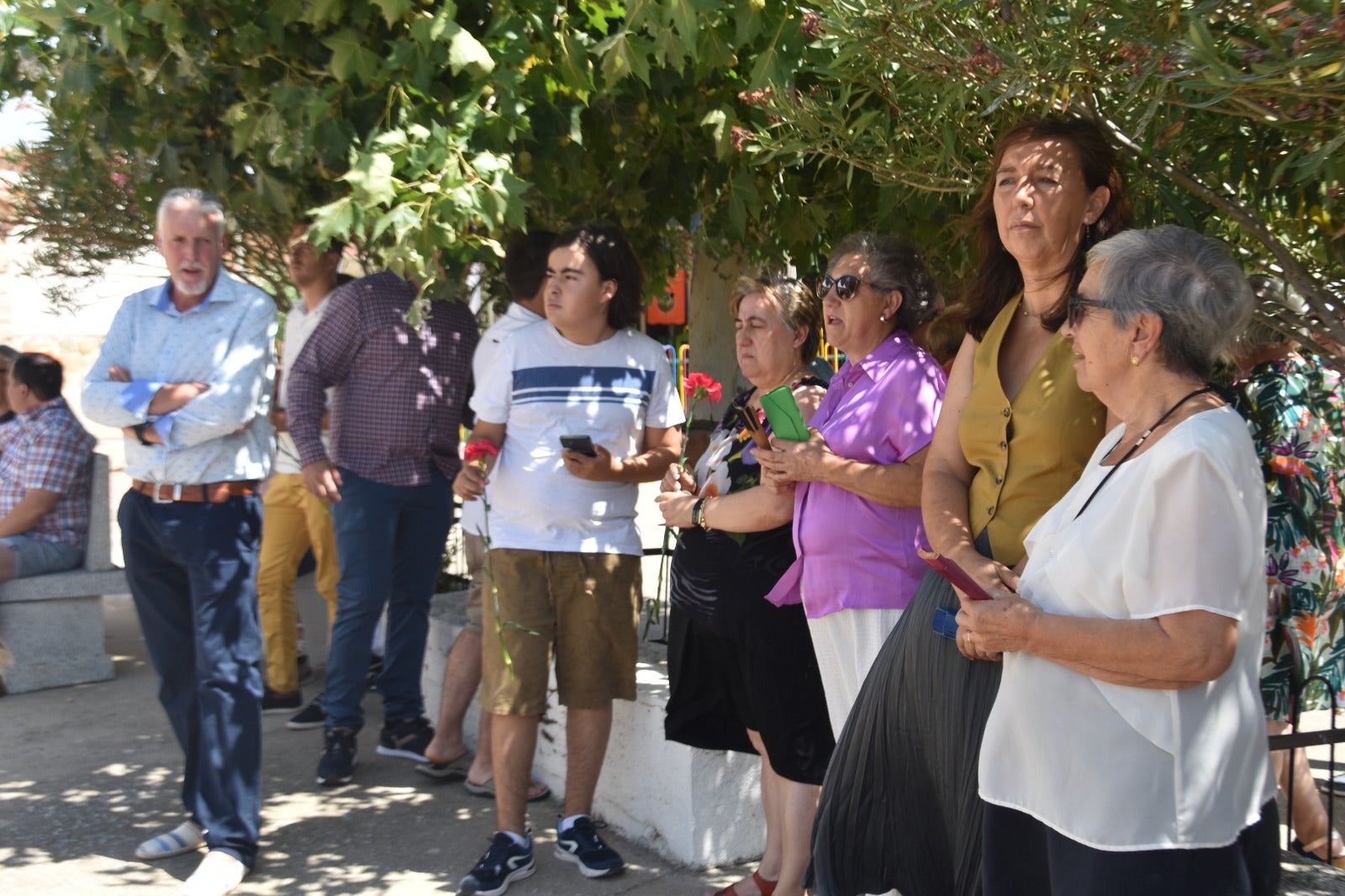 Bailes y vítores en el día grande de Martinamor