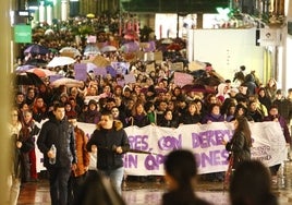 Miles de personas en la manifestación convocada por el Movimiento Feminista el 8M.