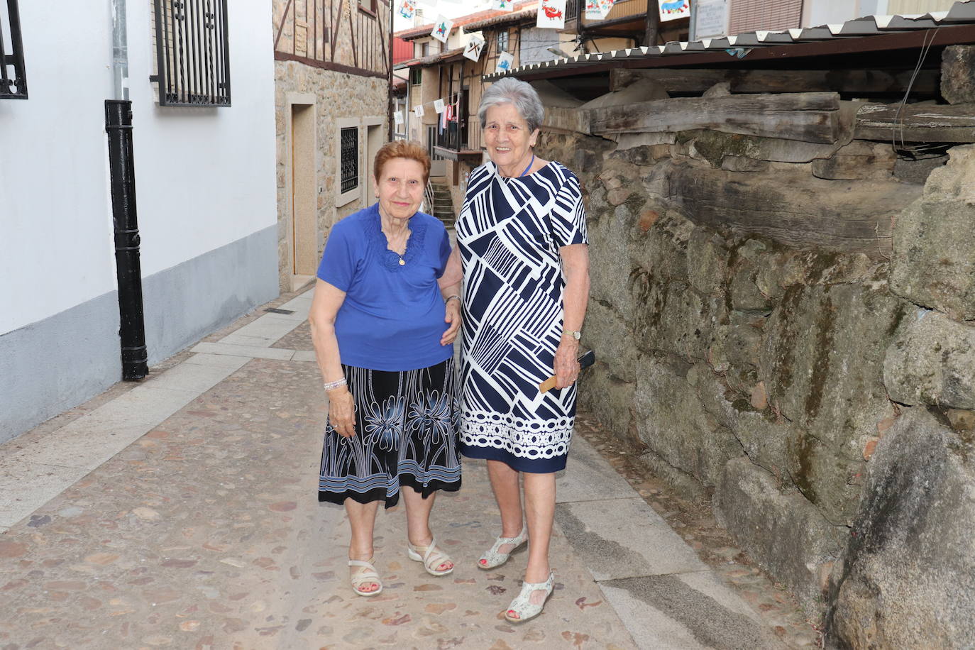 Santibáñez de la Sierra disfruta de sus bodegas a ritmo de charanga