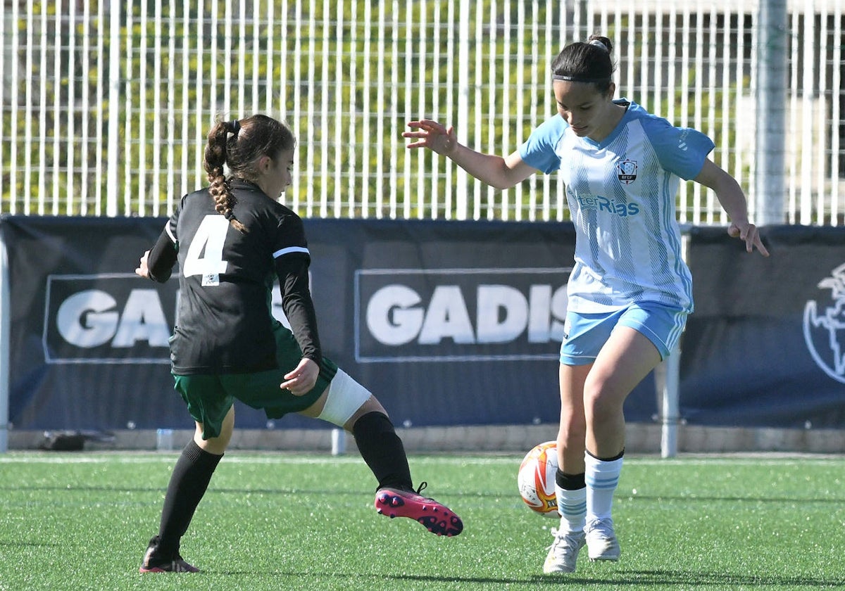 Gadis también patrocina fútbol femenino.