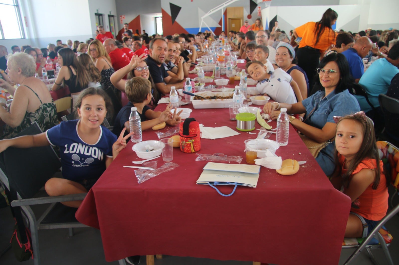 Villares degusta 800 raciones de caldereta