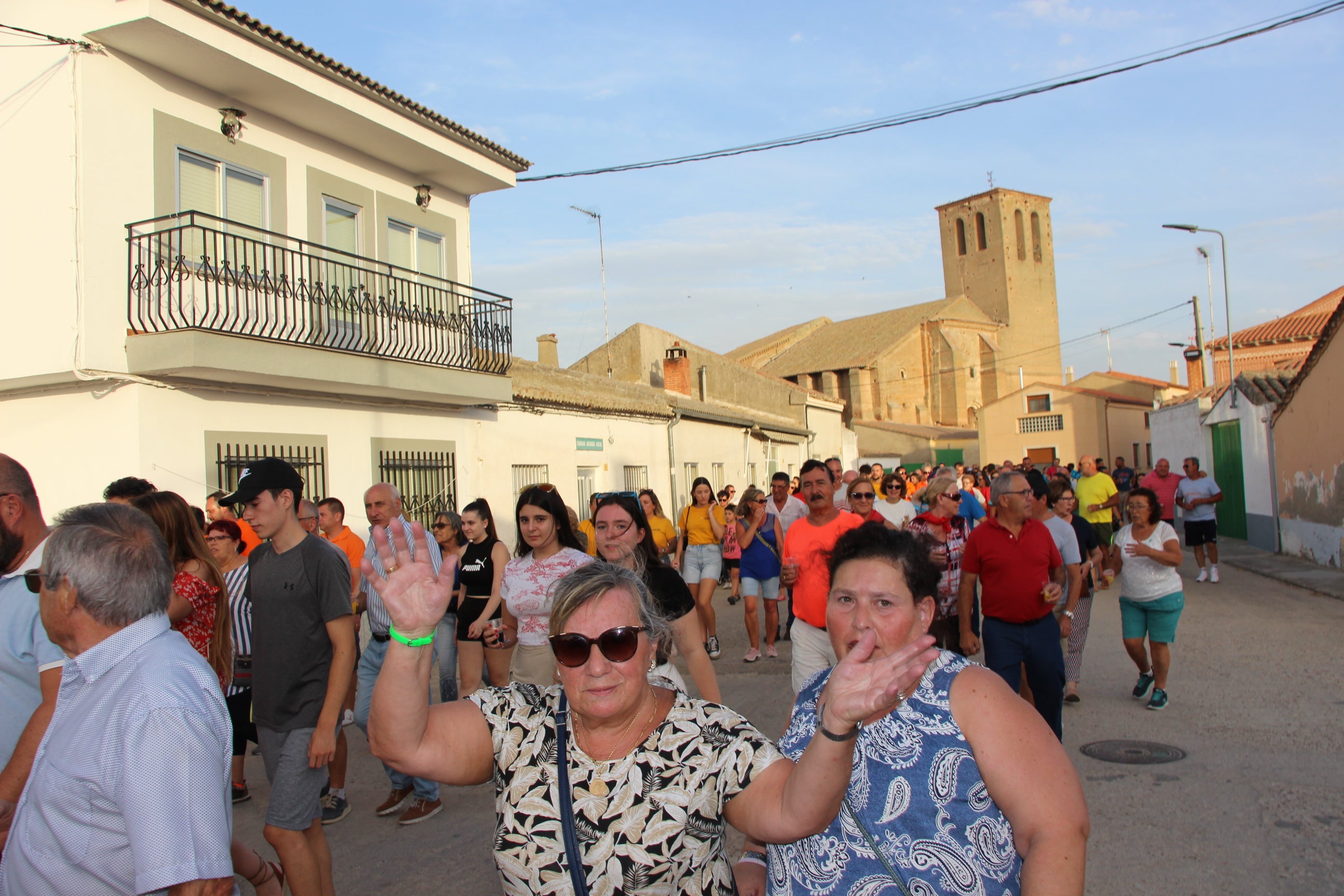 Las peñas llenan de animación las calles de Villaflores