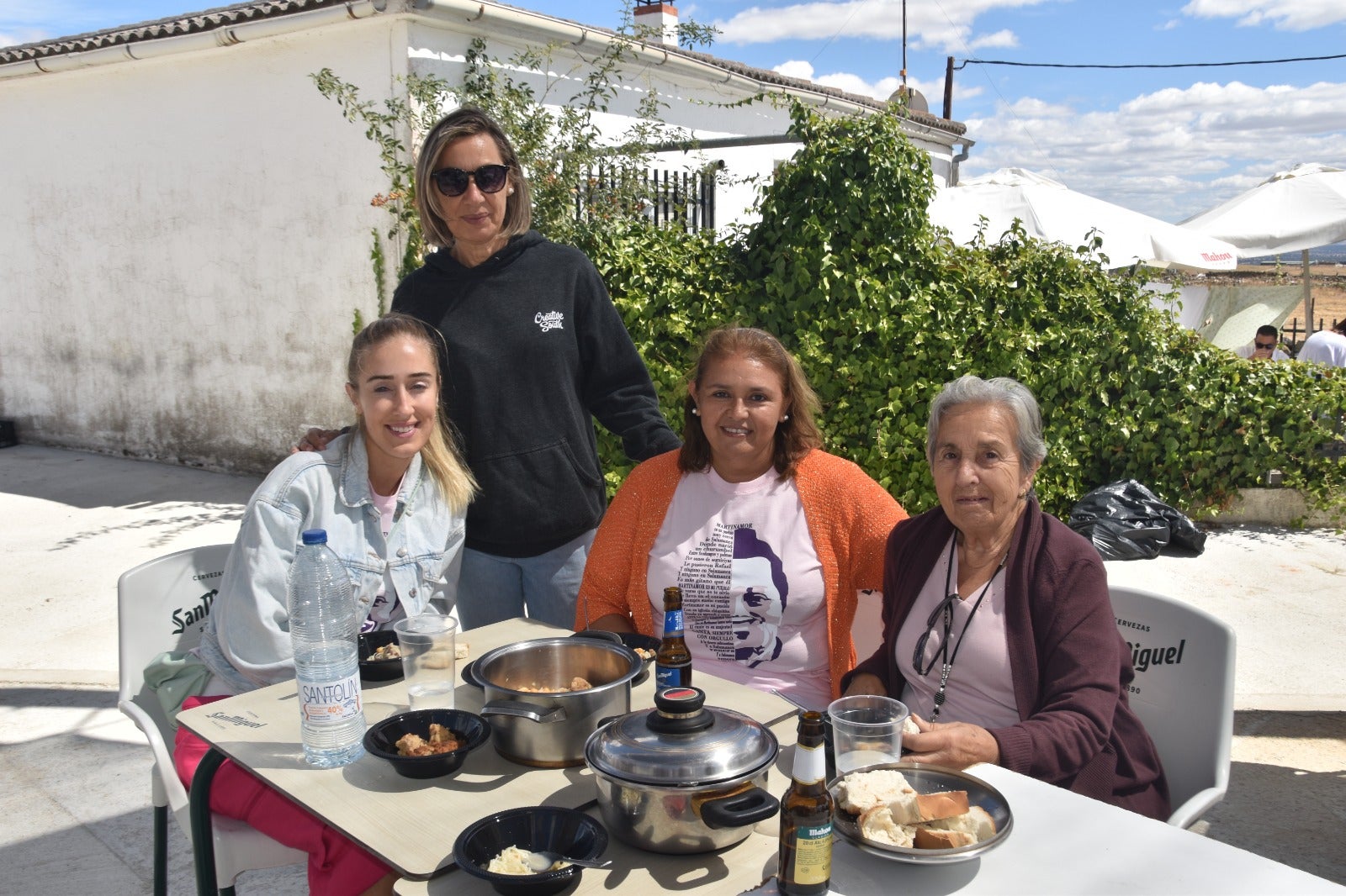 Martinamor remata sus fiestas con un gran cocido de hermandad