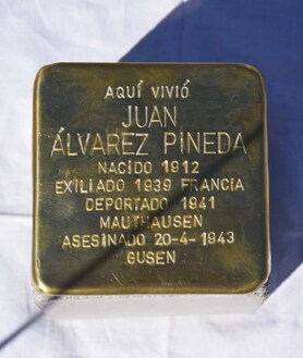 Imagen secundaria 2 - Actos de homenaje en Aldea del Obispo a Juan Álvarez Pineda.