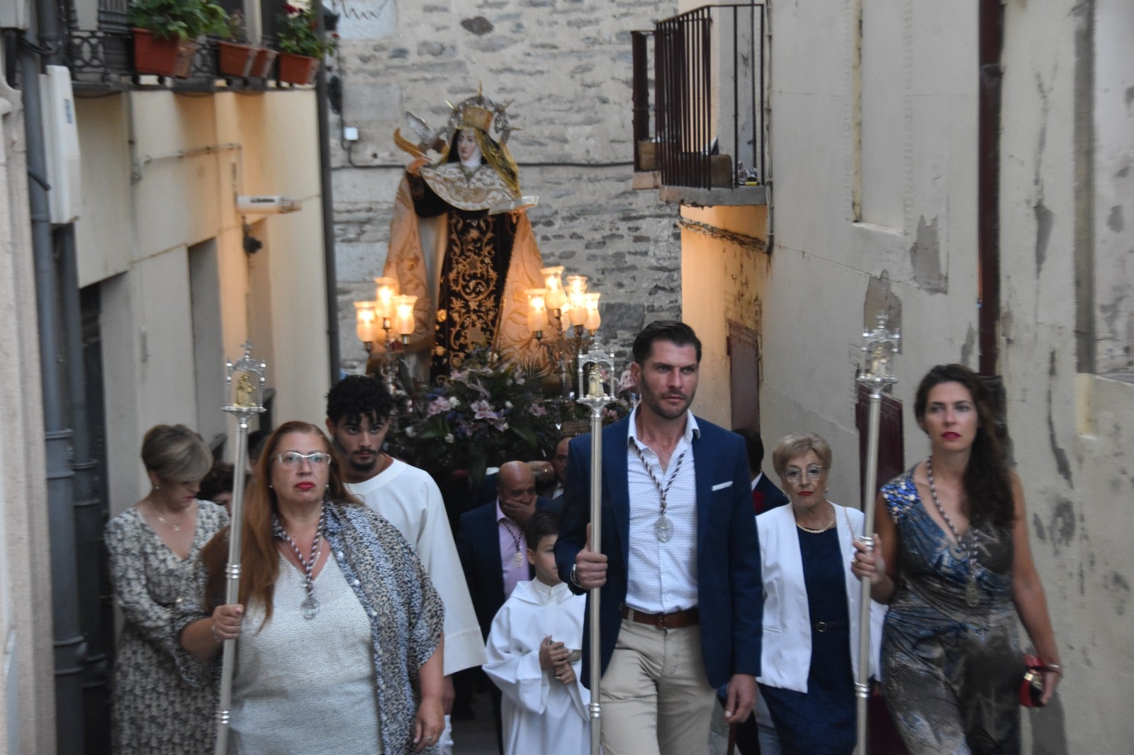 Alba arropa a Santa Teresa en su vuelta a clausura hasta octubre