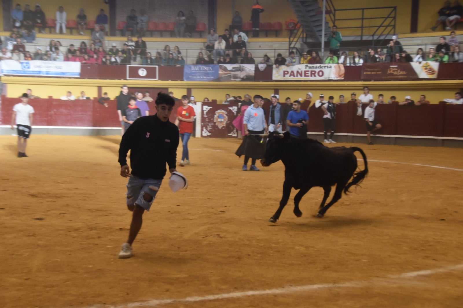 Chocolatada y encierro para abrir el día festivo en Alba de Tormes