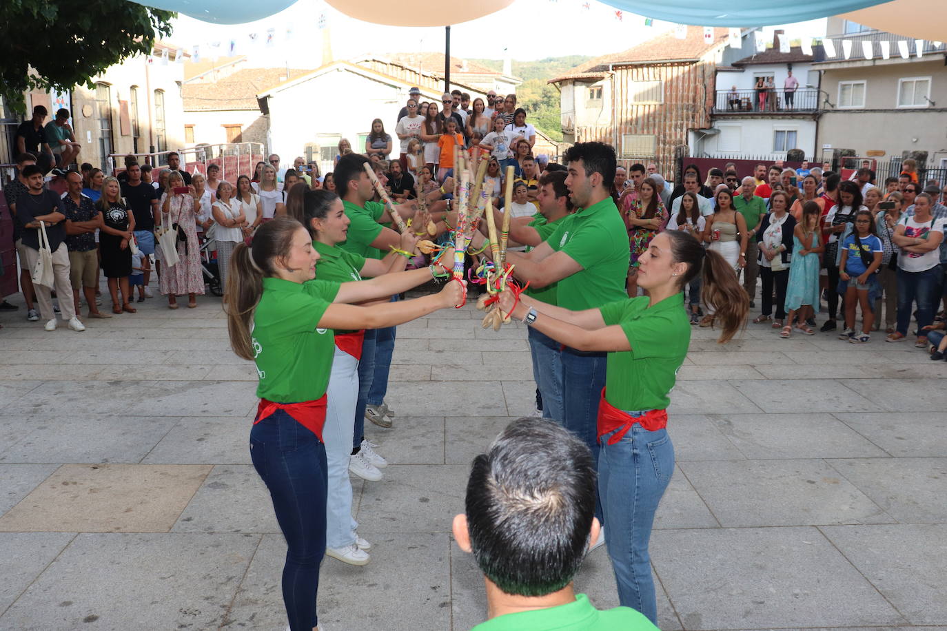 Las vísperas de San Agustín llenan Santibáñez de la Sierra