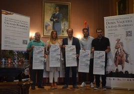 Concejales y alcalde presentaron en el Ayuntamiento la XXII Feria del Caballo.