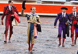 Gran faena de Castaño en el barrizal de la plaza de toros de Bilbao.