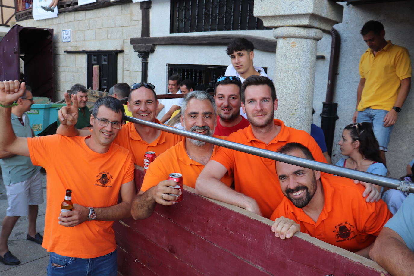 Los toros y la tradición despiden la fiesta en Santibáñez de la Sierra