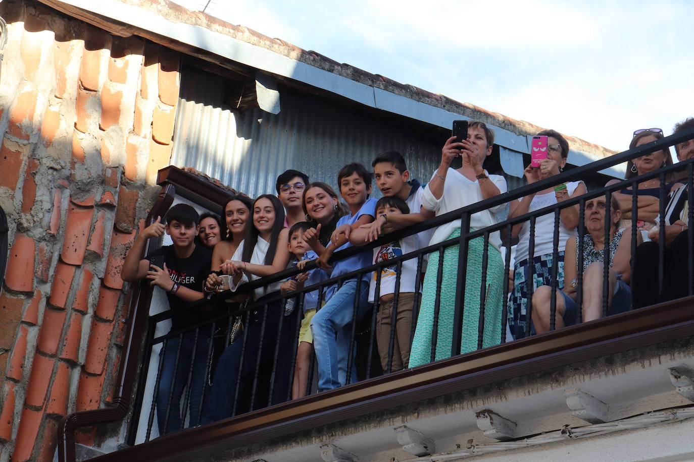 Los toros y la tradición despiden la fiesta en Santibáñez de la Sierra