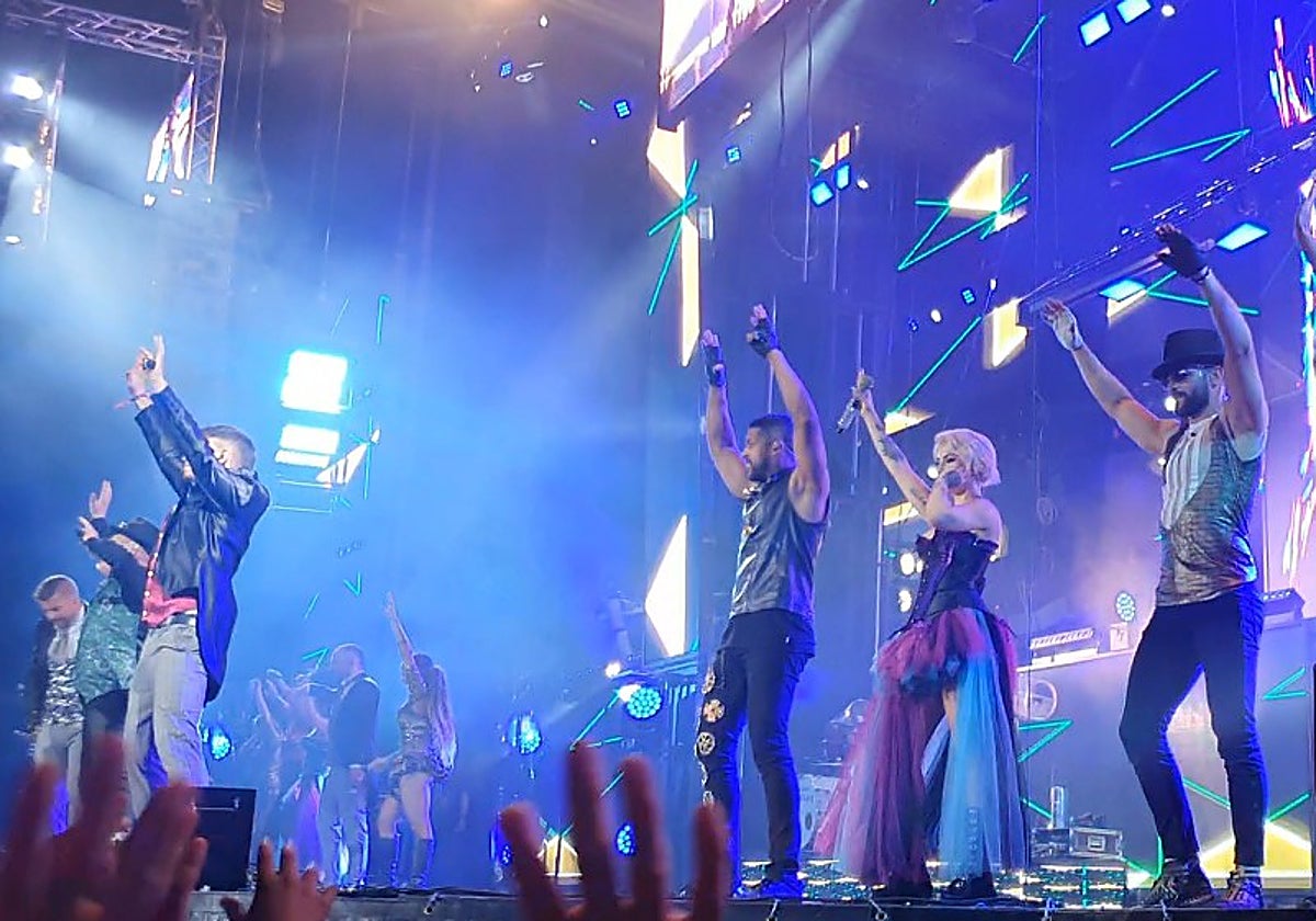 Orquesta en pueblo salmantino.