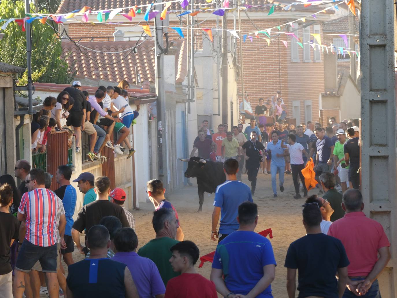 Multitudinario segundo encierro en Villaflores