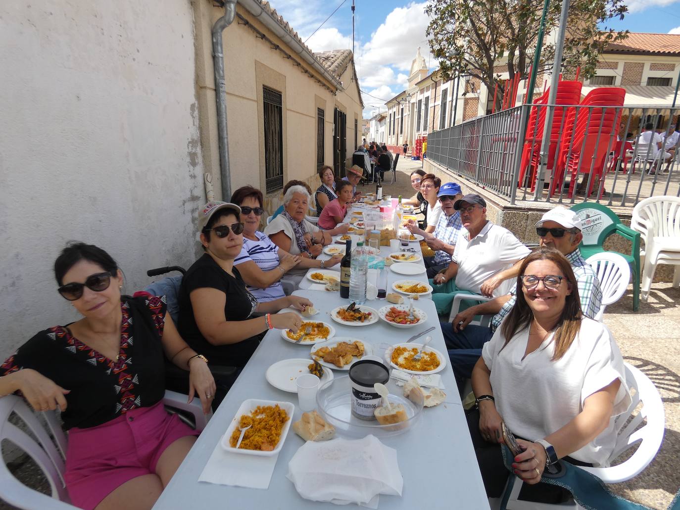 Las 800 raciones de paella que unen a los de Villaflores