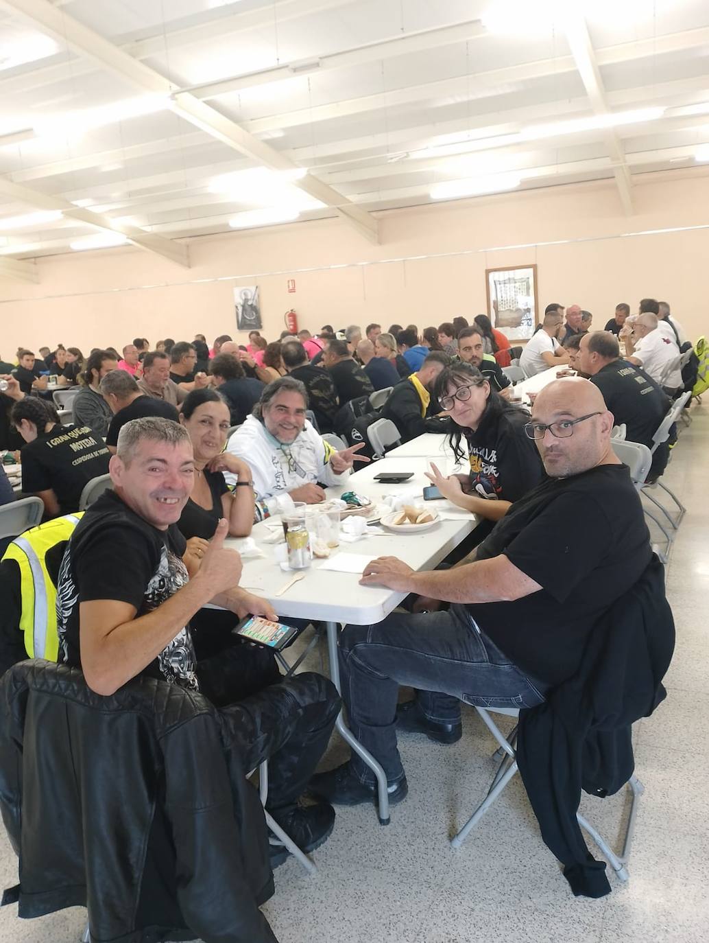 La lluvia no puede con las motos en Cespedosa de Tormes