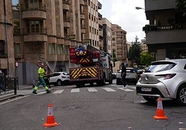 Los Bomberos de Salamanca acceden a la plaza San Marcos.