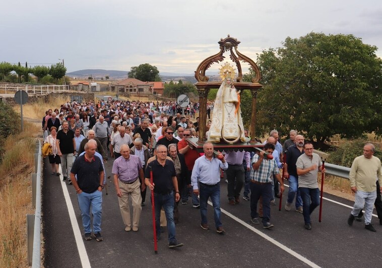 Imagen de la subida de la Virgen del Carrascal para presidir la fiesta del año pasado.