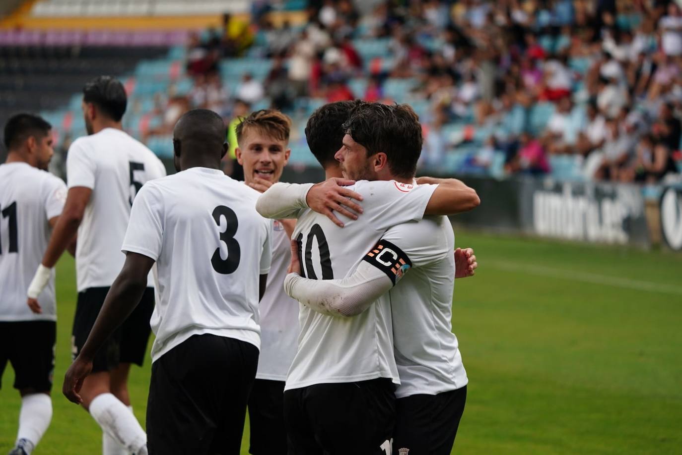 Los salmantinos celebran el gol del empate