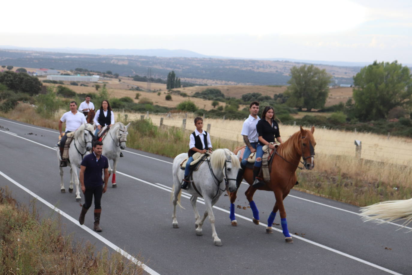 Cespedosa de Tormes se vuelca con la Virgen del Carrascal en el inicio de sus fiestas