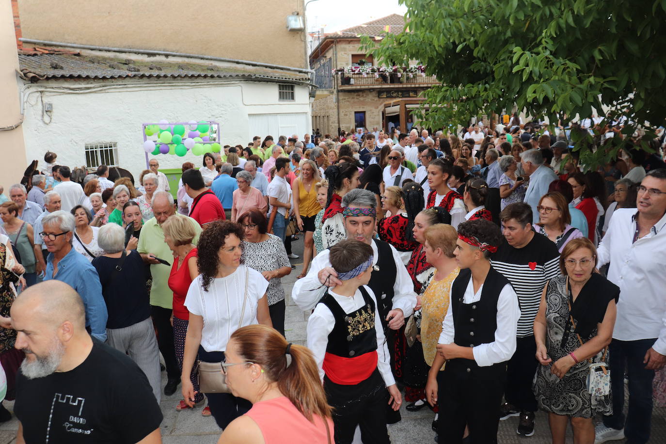 Cespedosa de Tormes se vuelca con la Virgen del Carrascal en el inicio de sus fiestas