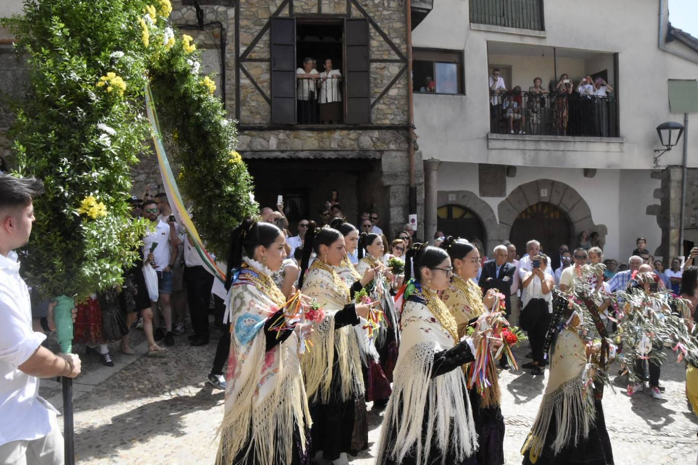 Bailes serranos en Miranda del Castañar en honor a la patrona