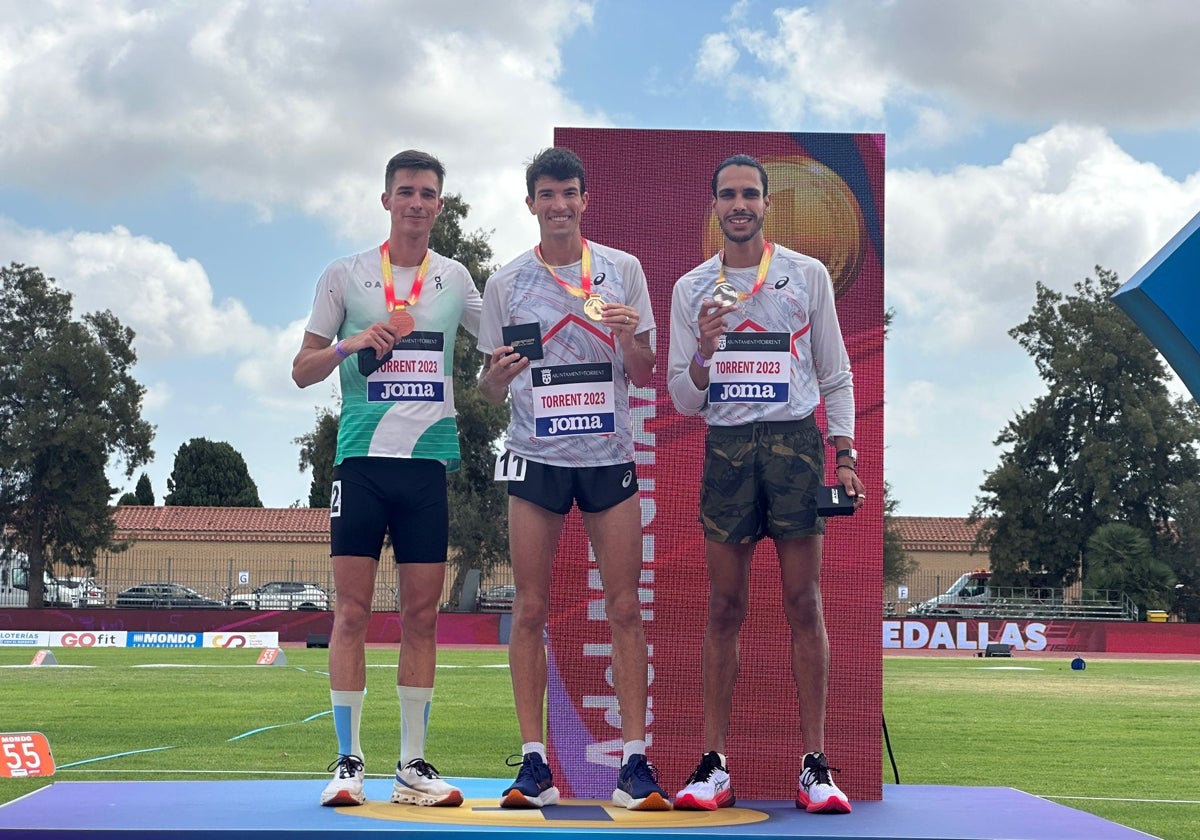 Mario García, en el podio de los 1.500 metros del último Nacional.