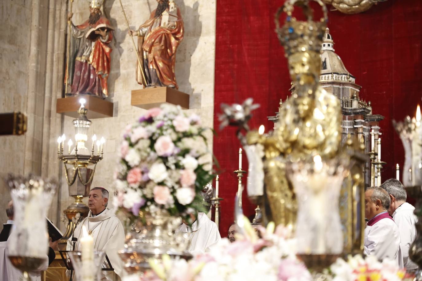 La Catedral acoge la tradicional misa en honor a la Virgen de la Vega