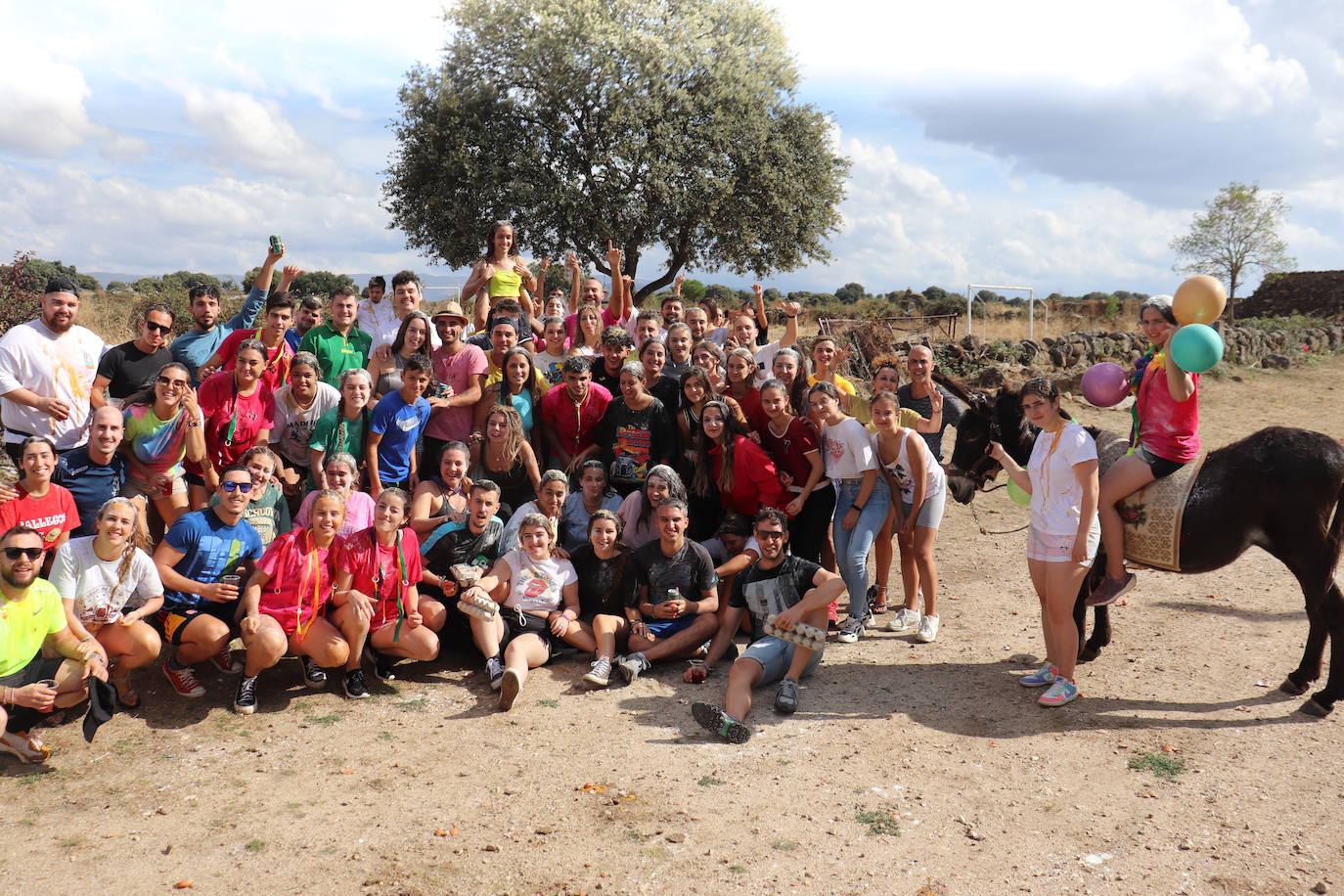 Los quintos protagonizan el día de fiesta en Gallegos de Solmirón