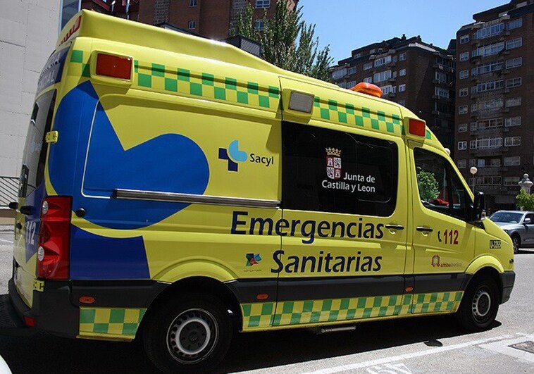 Un ambulancia de soporte vital básico del Sacyl.