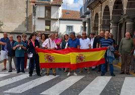 Imagen de los manifestantes en la plaza Mayor de Béjar.