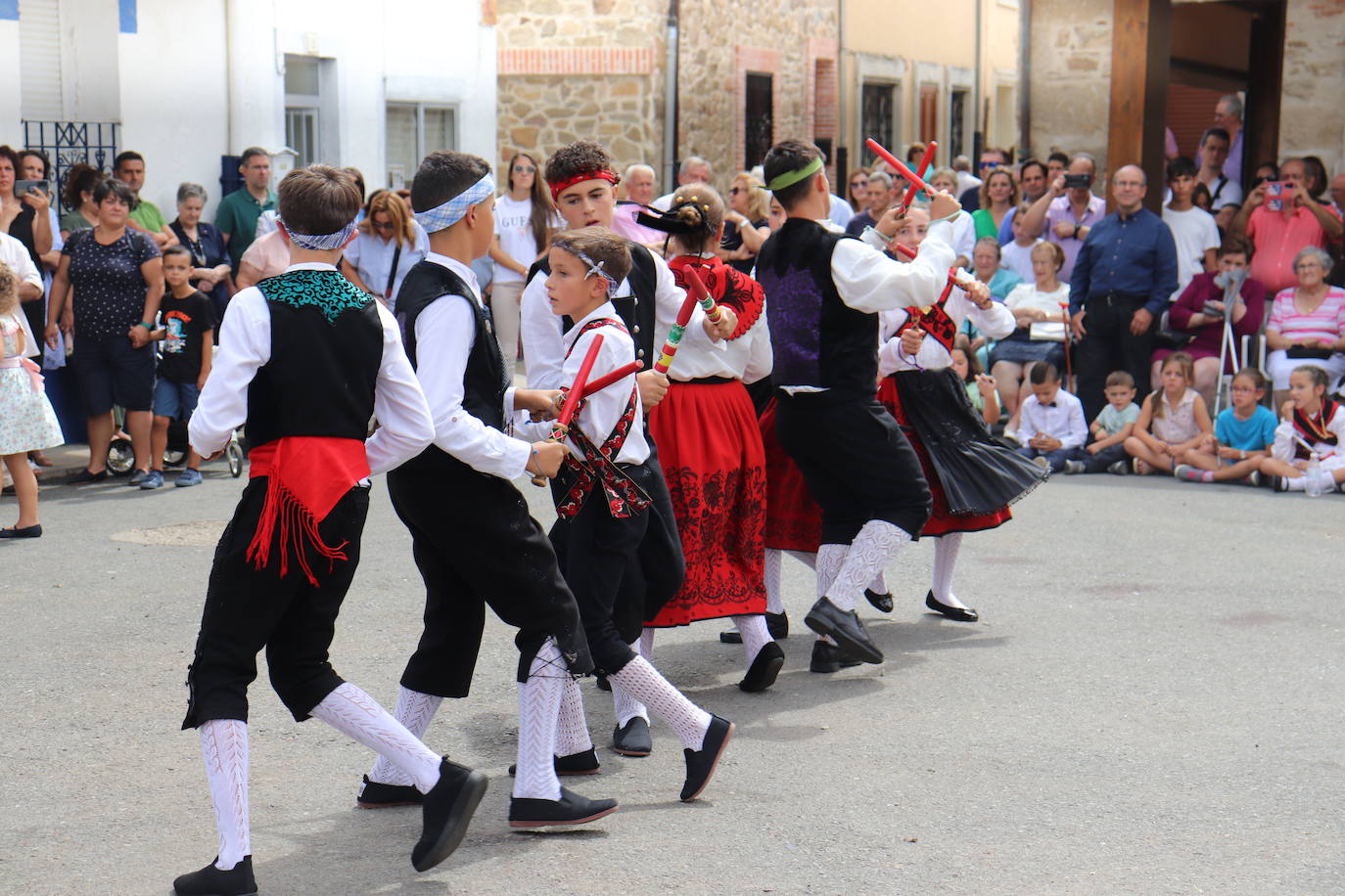 Cespedosa de Tormes cierra su fiesta de la Virgen del Carrascal con una intensa jornada