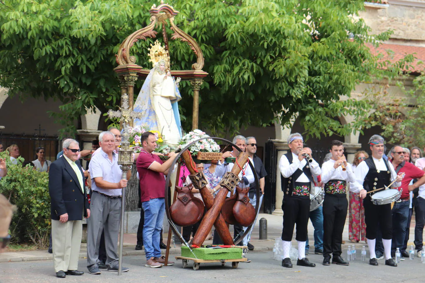 Cespedosa de Tormes cierra su fiesta de la Virgen del Carrascal con una intensa jornada