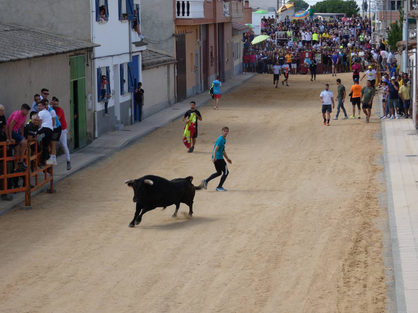 Los toros del cajón y la merienda de la vaca rematan las fiestas de Villoria