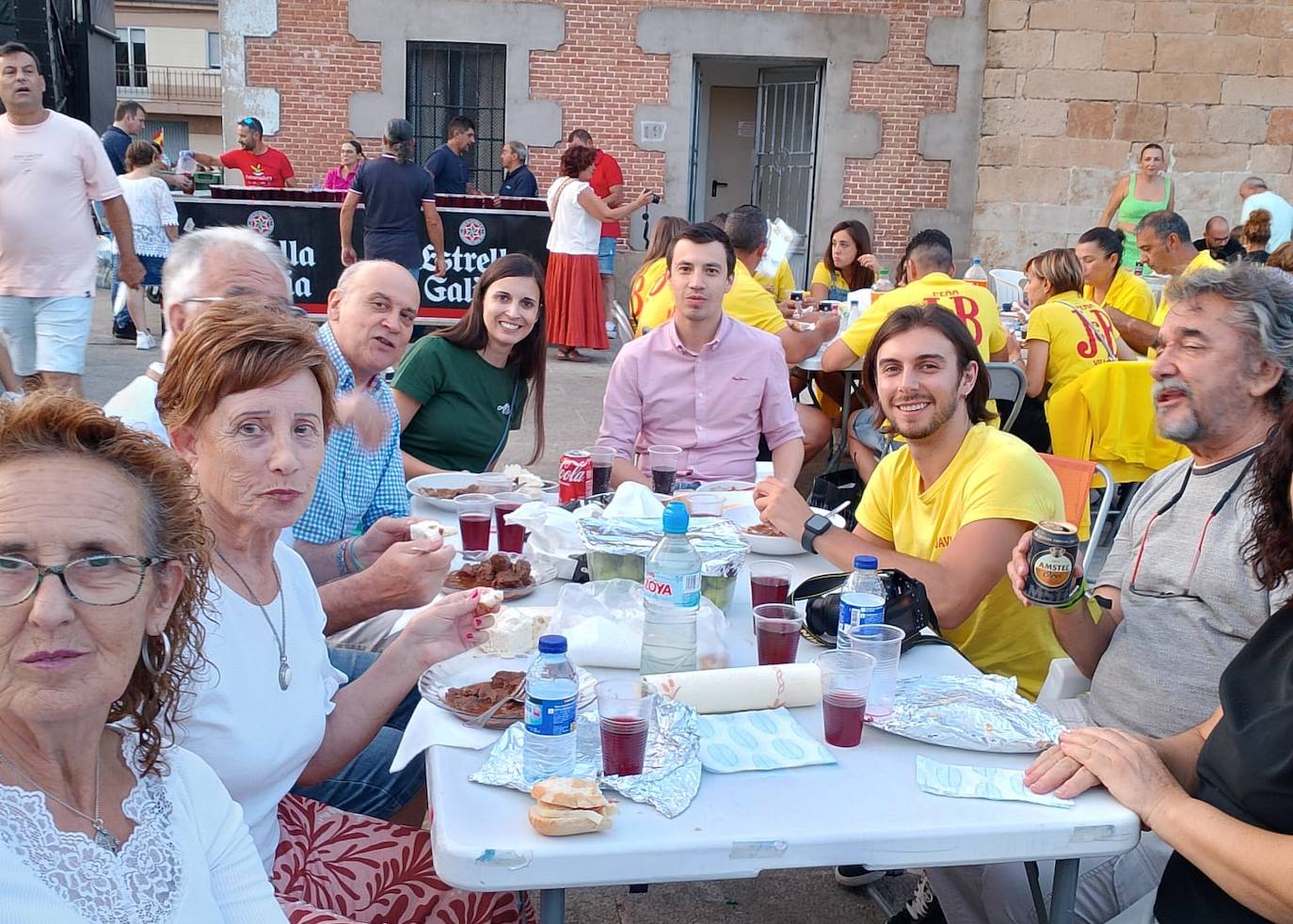 Los toros del cajón y la merienda de la vaca rematan las fiestas de Villoria