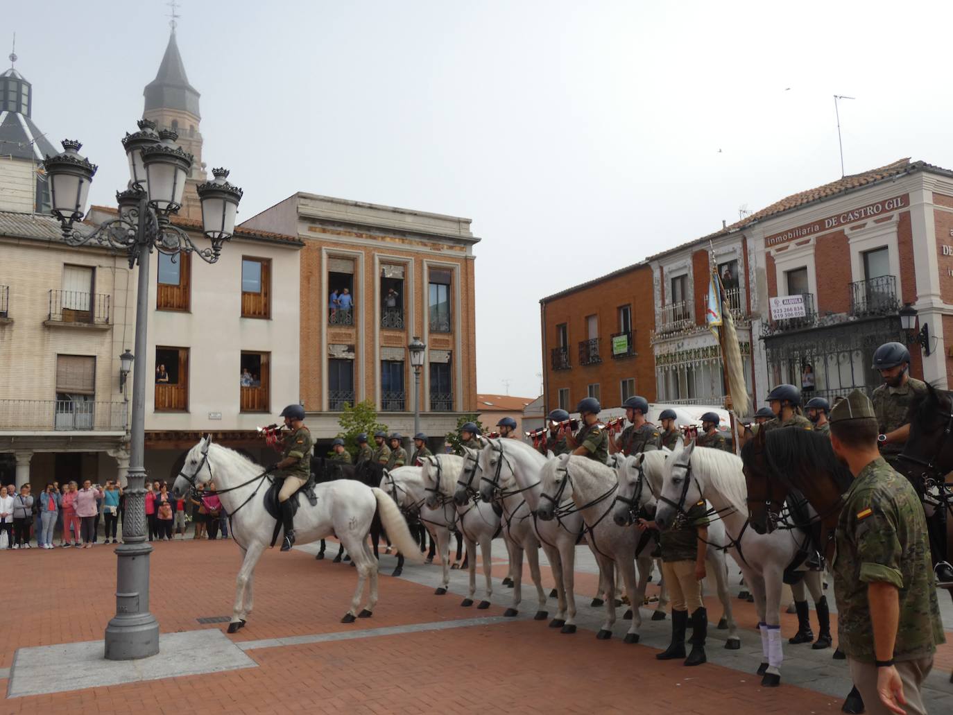 Peñaranda acoge con agradecimiento la visita de la Guardia Real