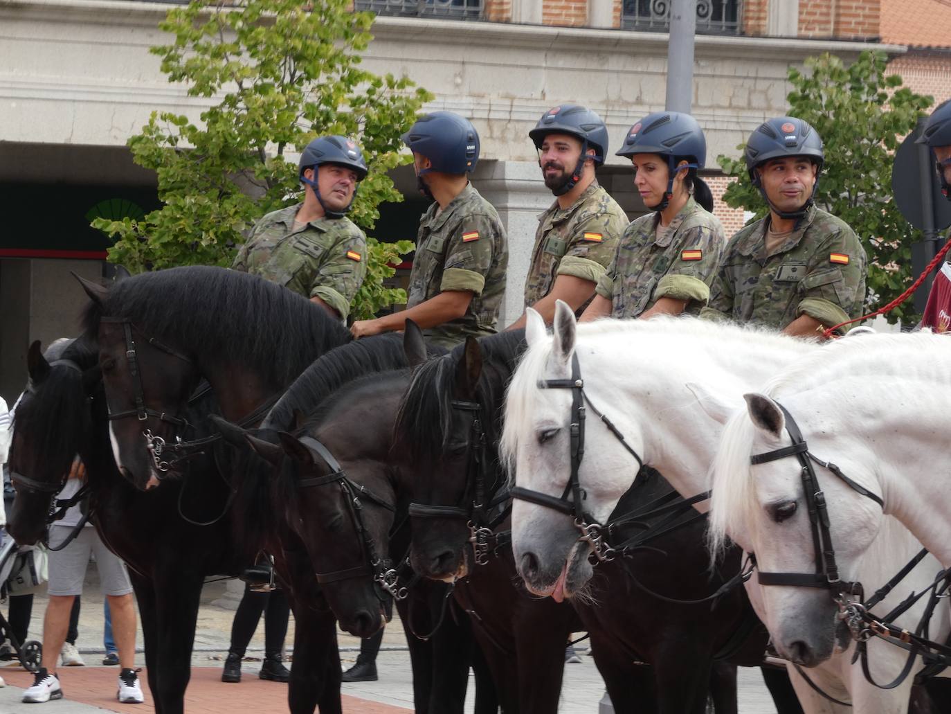 Peñaranda acoge con agradecimiento la visita de la Guardia Real