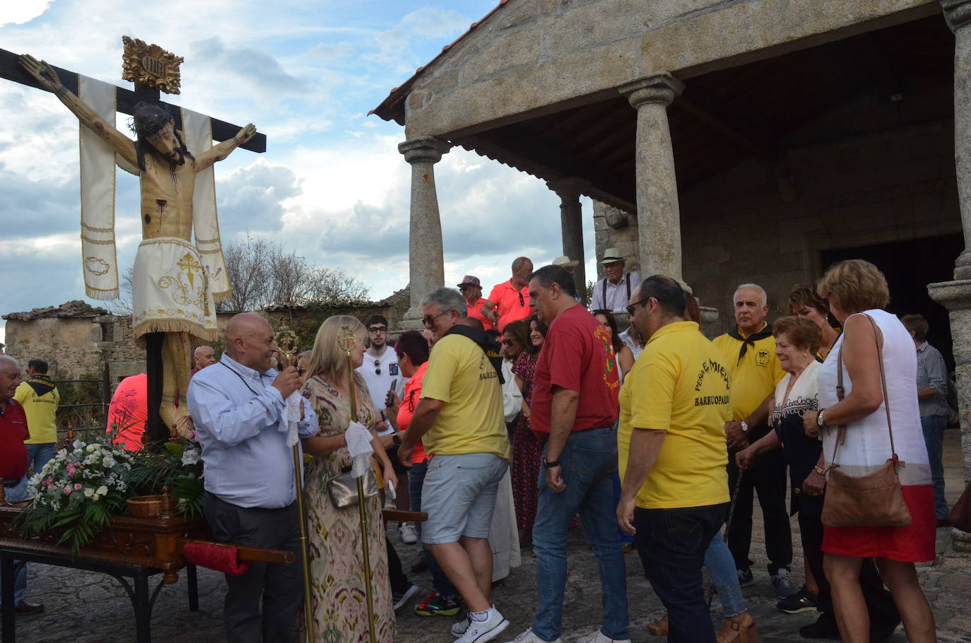 Ofrendas de destreza al Cristo de las Mercedes en Barruecopardo