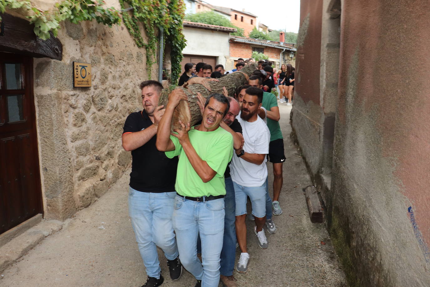 San Esteban de la Sierra vibra con la fiesta