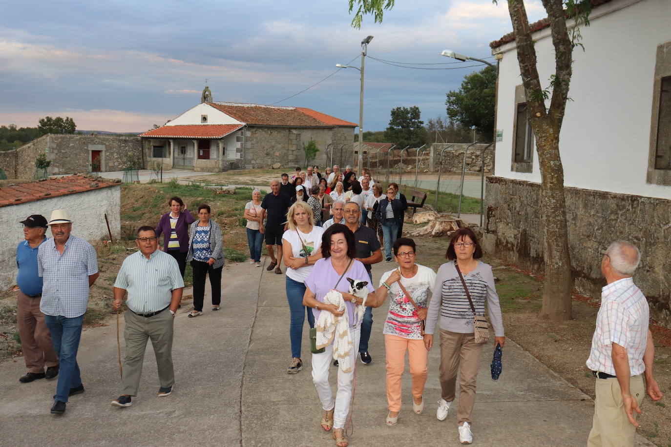 Cristóbal abre su fiesta de septiembre con el traslado del Cristo a la iglesia