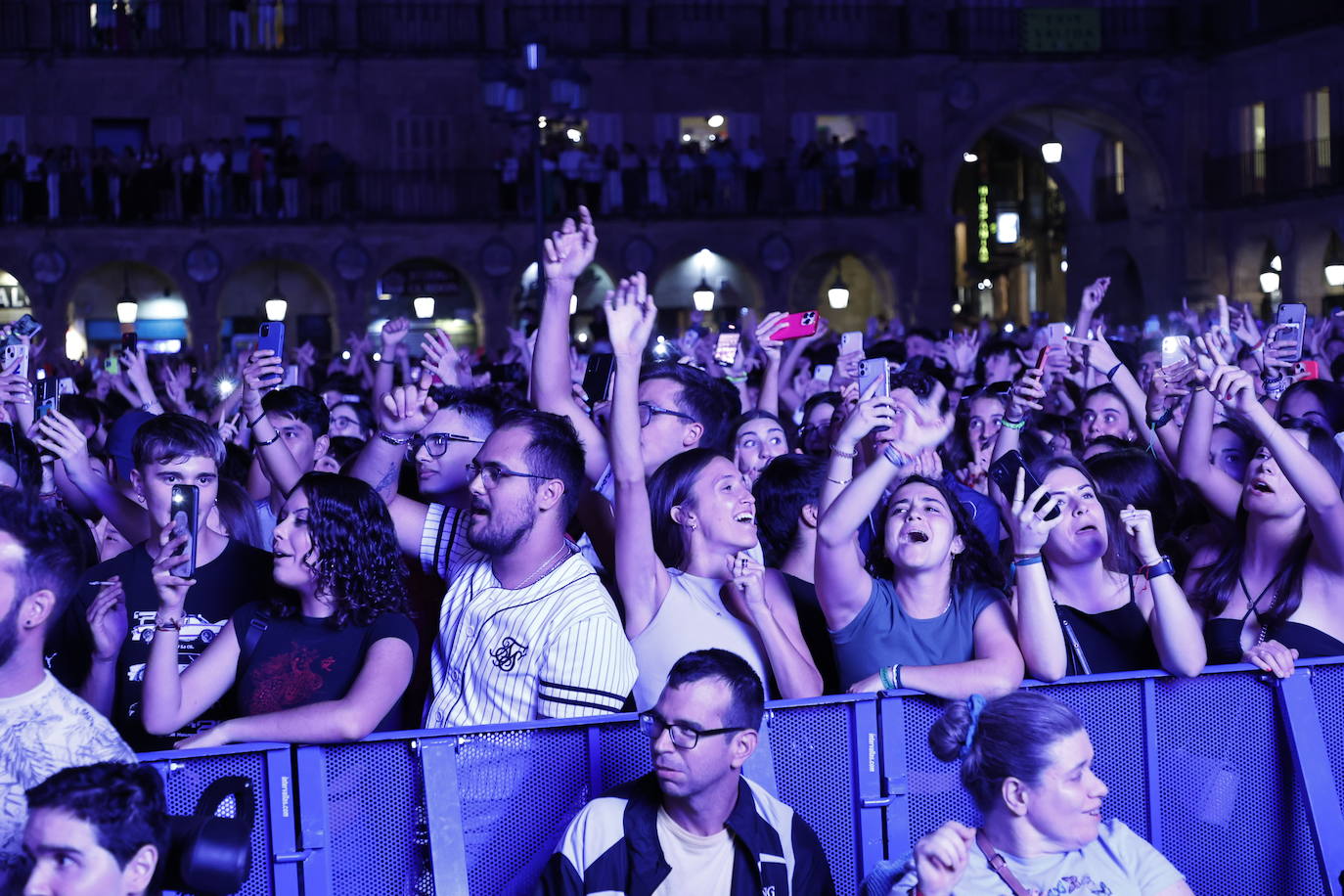 El electrolatino de Juan Magán llena la Plaza Mayor