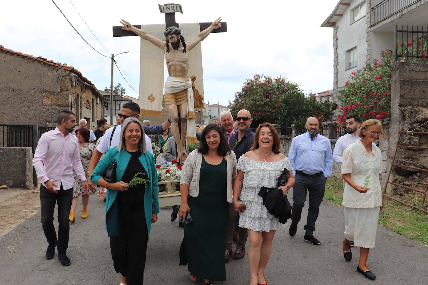 Los fieles de Colmenar de Montemayor no faltan a su cita con el Cristo de la Salud