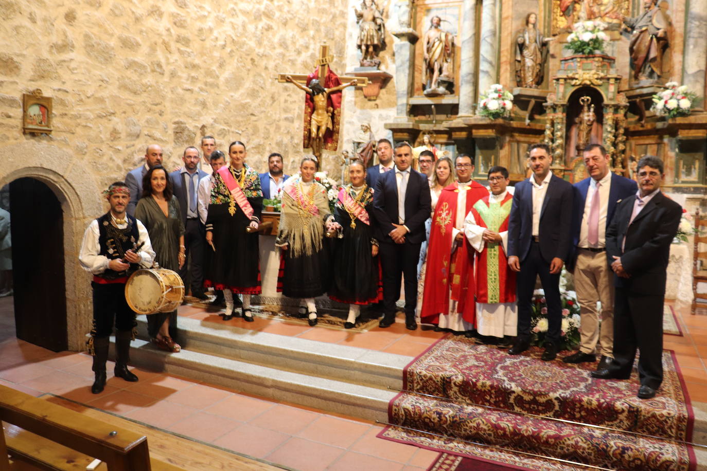 San Esteban de la Sierra vive sus fiestas del Cristo con intensidad