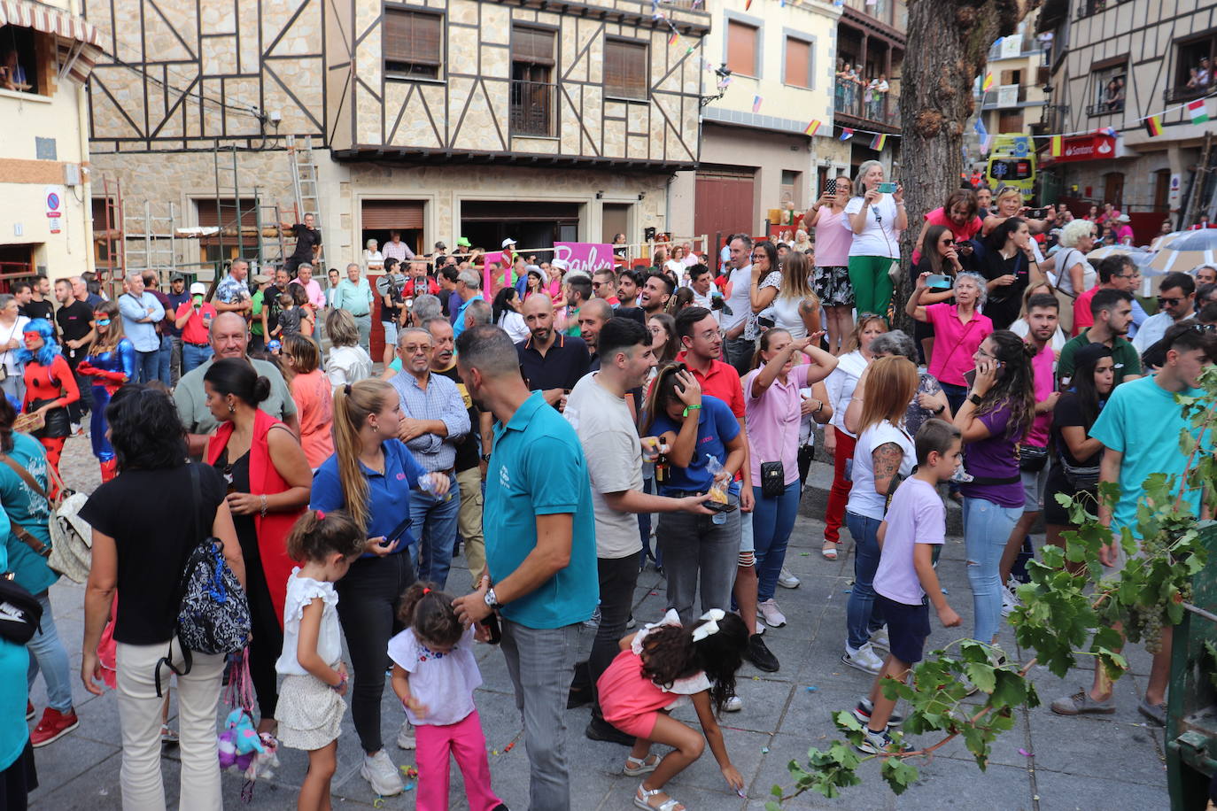 El toro no defrauda y llena San Esteban de la Sierra