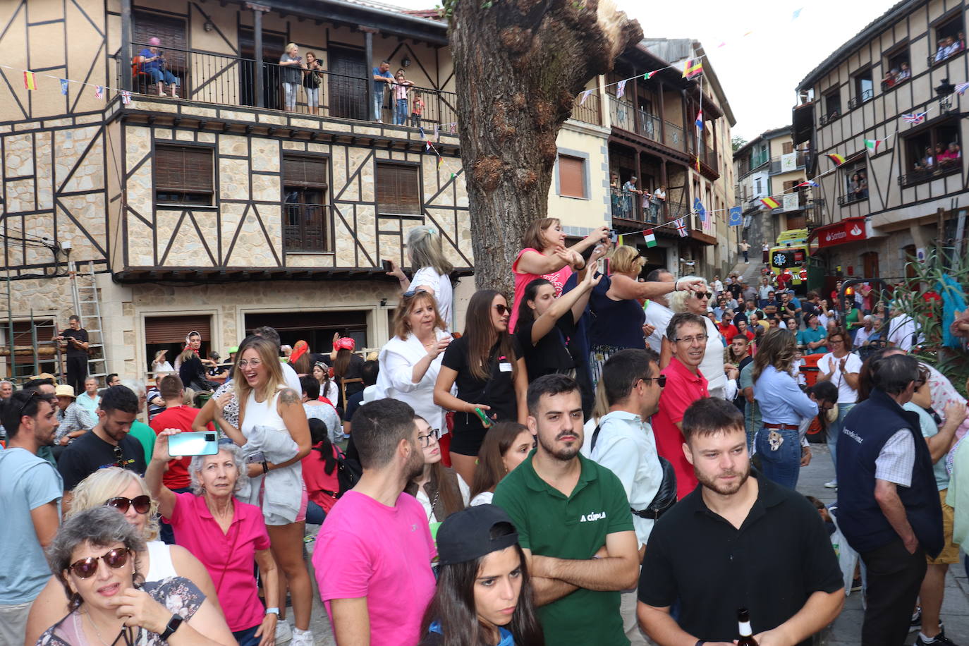 El toro no defrauda y llena San Esteban de la Sierra