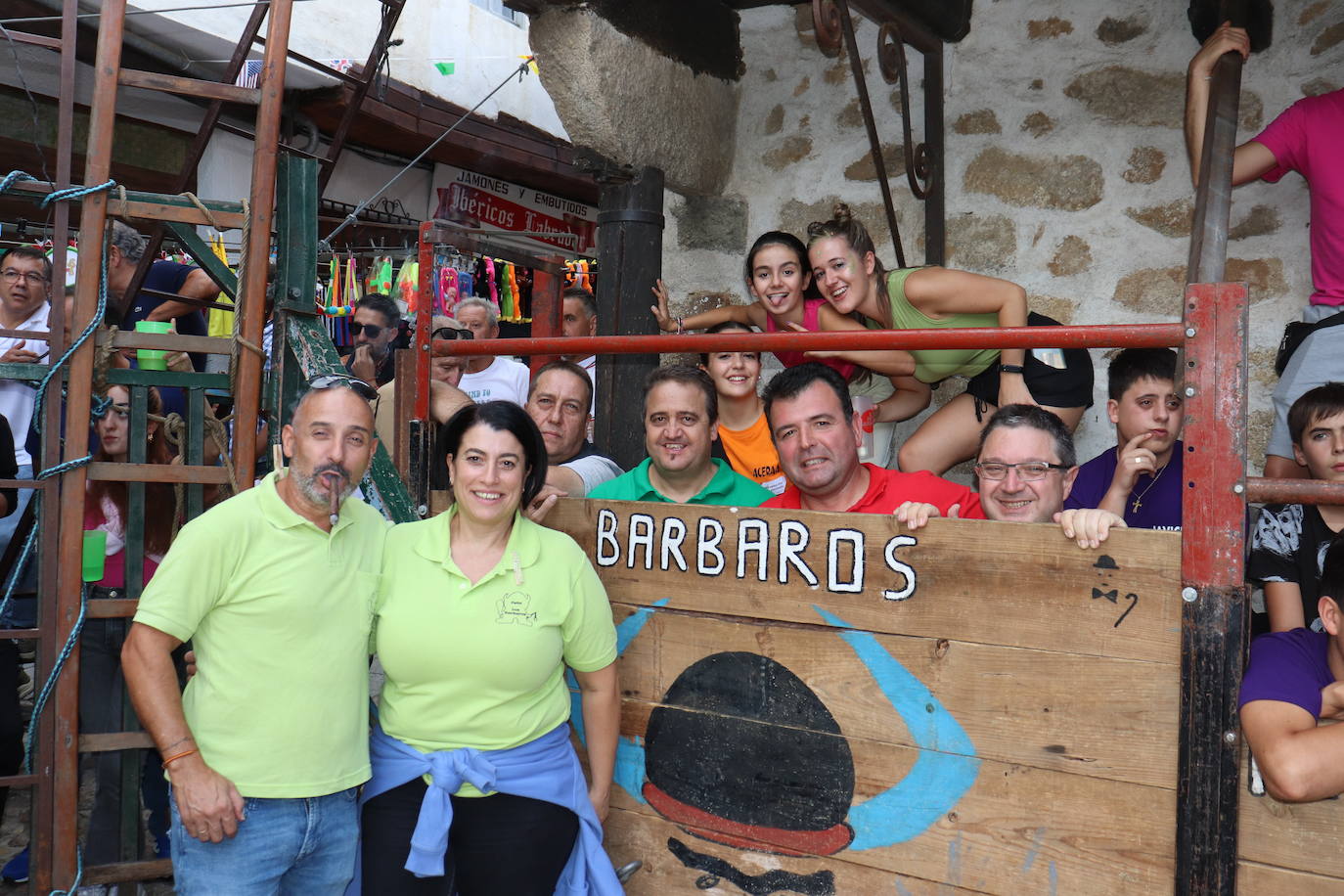 El toro no defrauda y llena San Esteban de la Sierra